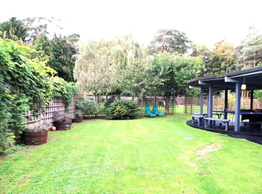 ת'טפורד Hen & Stag Retreat Weekend Stay Sleeps 10 To 30 מראה חיצוני תמונה