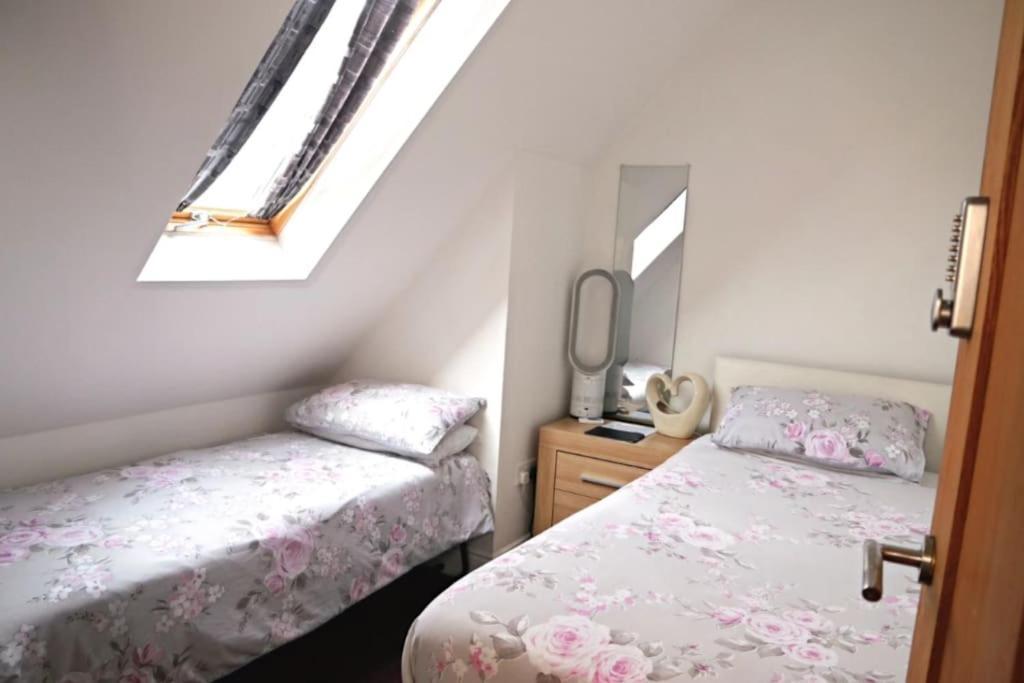 ת'טפורד Hen & Stag Retreat Weekend Stay Sleeps 10 To 30 מראה חיצוני תמונה