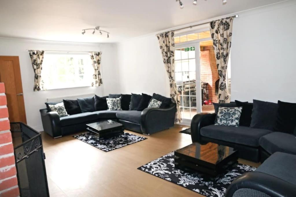ת'טפורד Hen & Stag Retreat Weekend Stay Sleeps 10 To 30 מראה חיצוני תמונה